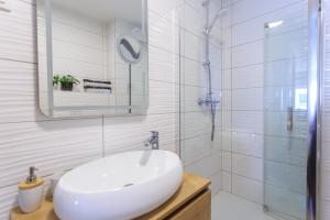 Apartments with parking space Zadar - 23525