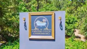 The Fainting Couch Boutique Hotel - Cobb