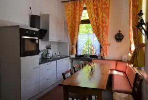 Ferienwohnungen am Stadtpalais - 贝尔恩卡斯特尔-库斯