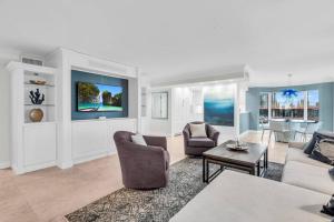 Beachfront Luxury Living on Vanderbilt Beach