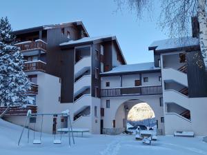 Charmant appart 2P cabine, rénové, balcon, parking gratuit, pied des pistes - FR-1-755-22