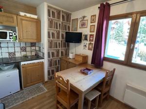 Appartements Studio cosy 4 pers, centre station, face pistes, skis aux pieds - FR-1-445-208 : photos des chambres