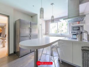 Grande Maison 5 chambres avec Piscine à Lagord, Cap. 10 Pers - FR-1-535-60