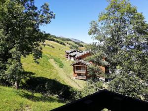 Appartements Studio divisible 27m², balcon, proche pistes et remontees - FR-1-356-481 : Studio