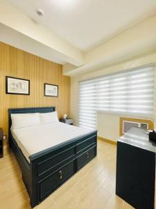 16 Cozy and Spacious Studio