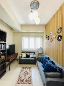 16 Cozy and Spacious Studio