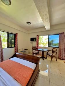 Gold View Beachfront Resort