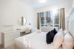 LUX The Dubai Marina View Suite