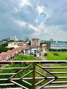 Deluxe room with king bed and Balcony at Kandi Palace
