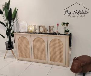 Huge Family Friendly 3BR Suite, PLATINO Service Apartment, Mins Walk to Paradigm Mall