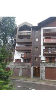 George Apartament Central cu gradina proprie