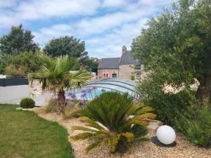 Longère 5 mn de l'océan avec piscine privée - Audierne