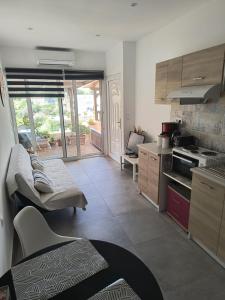 Arismari Studio 2 min from Mades Organized Beach