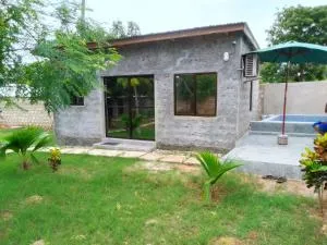 BreezHub Residence - Kikambala