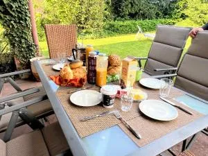 NEW Spacious House with large garden - Wrexen