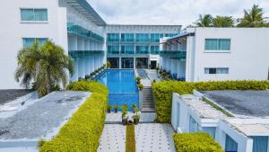 KC Beach Club & Pool Villas