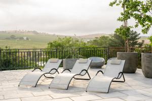 Avemore Winelands Home - wood fired hottub and full power back up