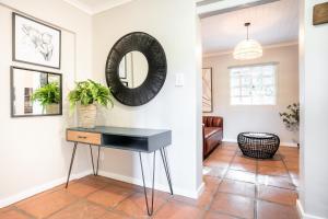 Avemore Winelands Home - wood fired hottub and full power back up