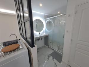 Appartements Studio spacieux Metro 14 Paris : Appartement 1 Chambre