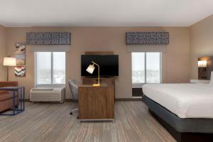 King Studio Suite with Sofa Bed and Wet Bar room in Hampton Inn & Suites Billings West I-90
