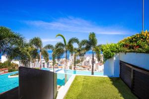 Romantic Zone’s Largest Rooftop with Luxe Ocean Views