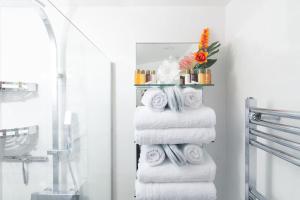 Break Away Nxt to Gardens! PKG - Perfect Position!