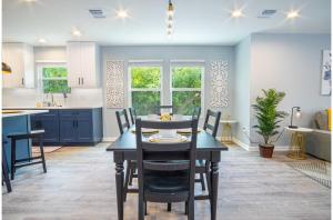 Comfortable 4BR2.5BA Family Home Near Riverwalk