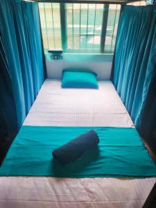 Evoke Hostels, Hiriketiya beach