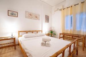 Petralona station apartment