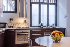 Romantic Suite Navigli - 15min Duomo - FREE parking