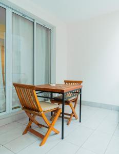 Capital M by BednBeyond Executive Serviced Apartment with Pool