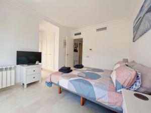 Casa Mila Roda Sleeps 4 with Pool