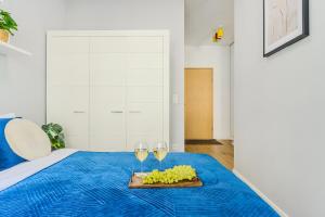 Lumina apart near the railway station