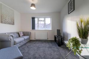 Charming Meadowfield Apartment