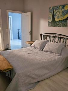 Yuvarlak Çay Yanında Huzur ve Doğa Evi