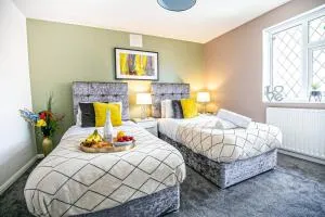 Central Leamington Spa House with Free Parking, Fast Wifi, Smart TV with Free Netflix and Garden by Yoko Property - Bubbenhall