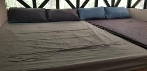 Cozy Porch Cabin with a View