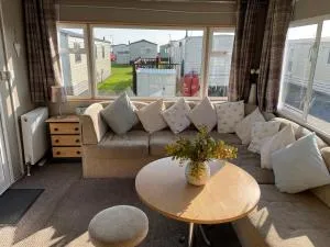 The Dean's on the Edge - Overton