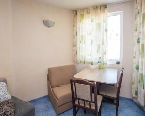 LAZUR - Nice Sunny Flat