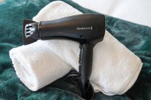 Stunning 2 Bedroom Apartment - Close to City Centre - Free Parking, Super-fast WIFI, SmartTV, Private Balcony and Communal Garden by Yoko Property