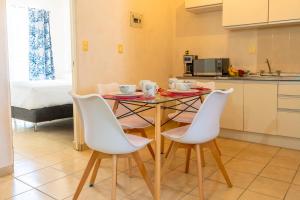 New Apt Celebrate Mexican Independence in Acapulco