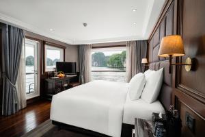 Ambassador Signature Cruise - Lan Ha Bay