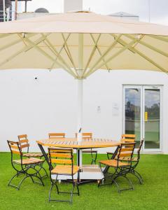 Capital M Skyline Sanctuary by BednBeyond 3BR Penthouse