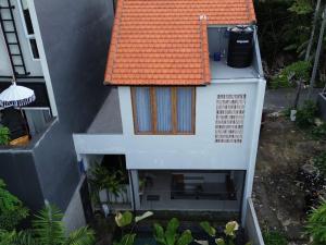 Alodia Villa with pool & kitchen