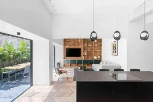 Sunlit Garden Oasis in Tel Aviv - Tel Aviv-Jaffa