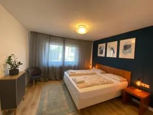 Central Comfort Home with Garden - Büderich