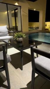 Black Swan Villa