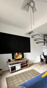 Sobrado na aviação em PG à duas quadras da Praia