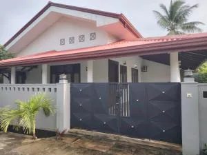 Nindana Holiday Home - Mahawatta