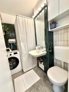 Arc de Triomphe Home - Free parking place